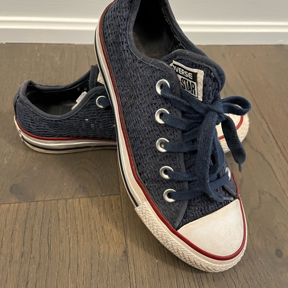 Converse girls navy runners sz 5Y EUC - Picture 2 of 4